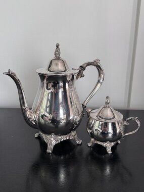 Oneida USA Vintage Silver-Plated Tea/Coffee Pot and Lidded Sugar Bowl